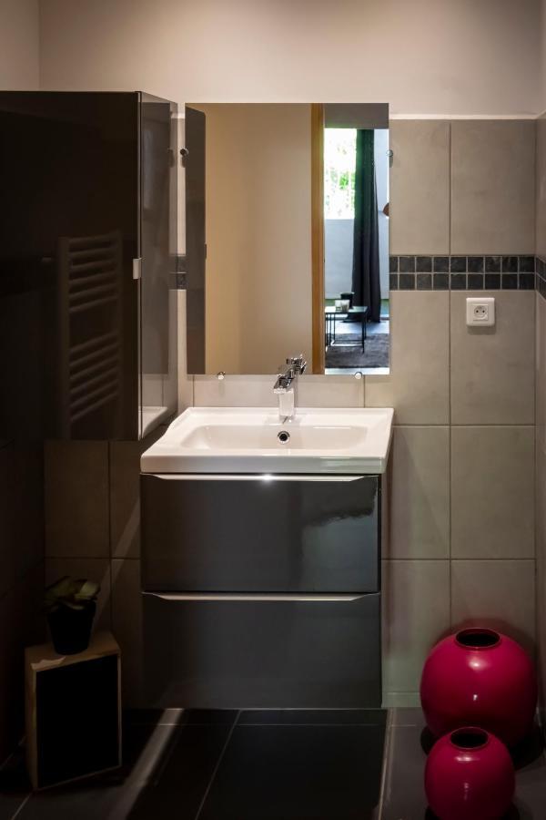 Superbe Appartement Avec Patio Нім Екстер'єр фото