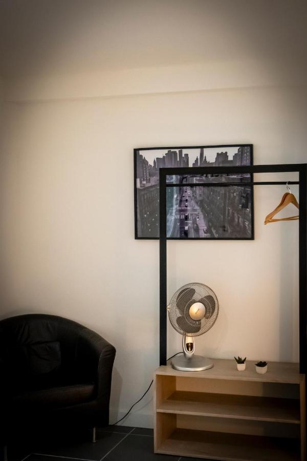 Superbe Appartement Avec Patio Нім Екстер'єр фото